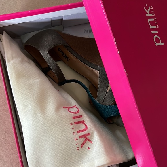 PINK STUDIOS Loleta Peep toe wedge shoes - Picture 8 of 8